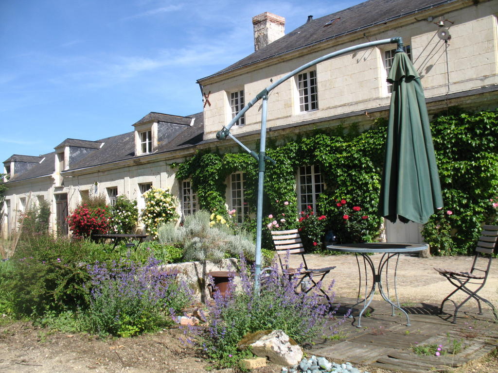 Bed and Breakfast La Mesnagerie Jarze Экстерьер фото